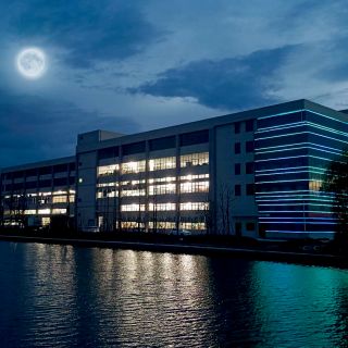 中秋圓月映長空，美好與君共！邊鋒集團(tuán)祝您中秋佳節(jié)快樂